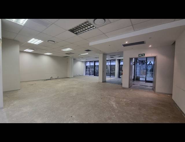 236M² OFFICE TO LET IN WOODSTOCK